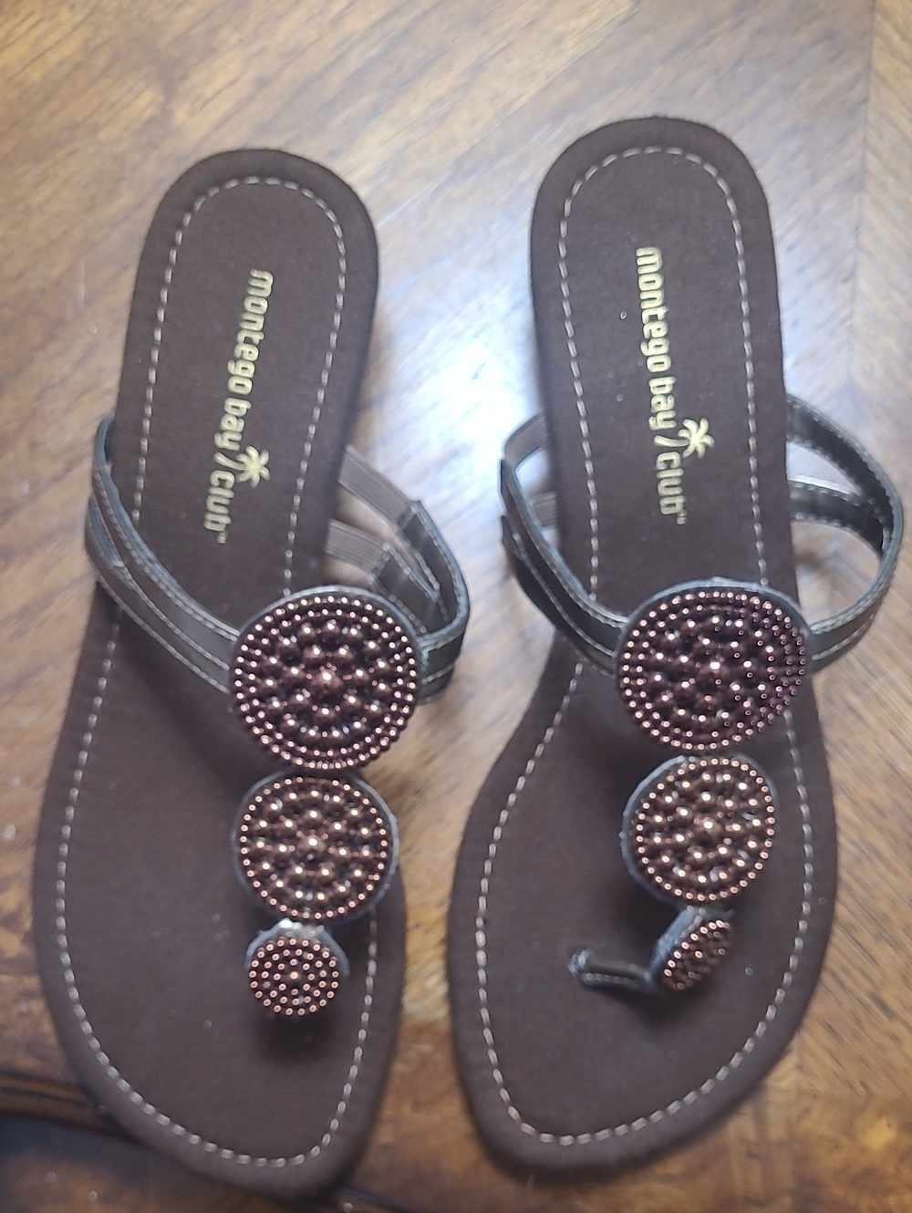 New! Montego Bay Club Womens 7 Rich Brown Bronze Beaded Thong Sandals - Picture 2 of 4